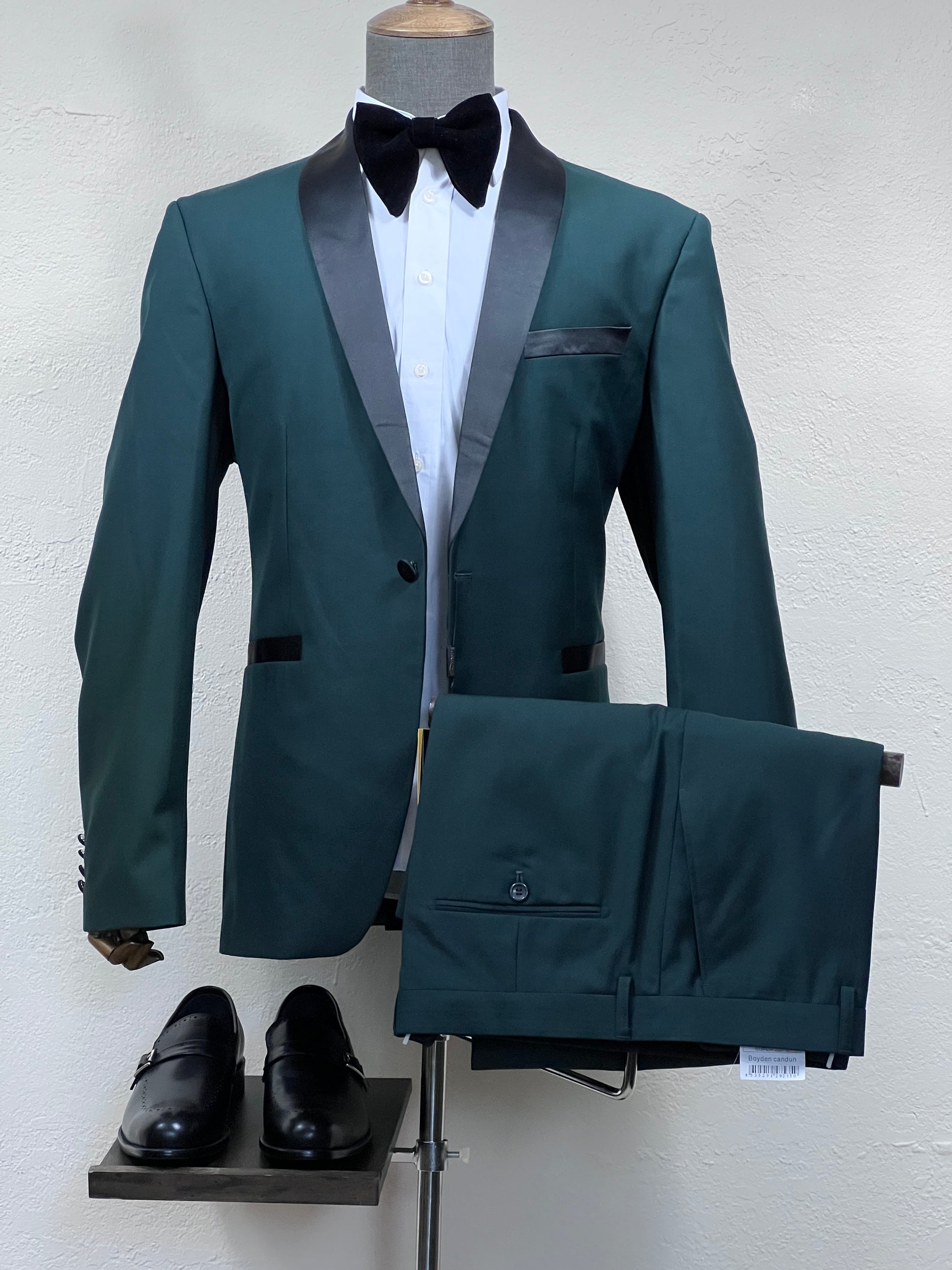 2-Piece ,1-Button Slim Fit Green Suit With Black Shawl Lapel